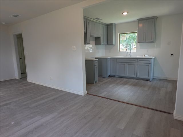 4912 Almena Road, River Oaks, TX 76114