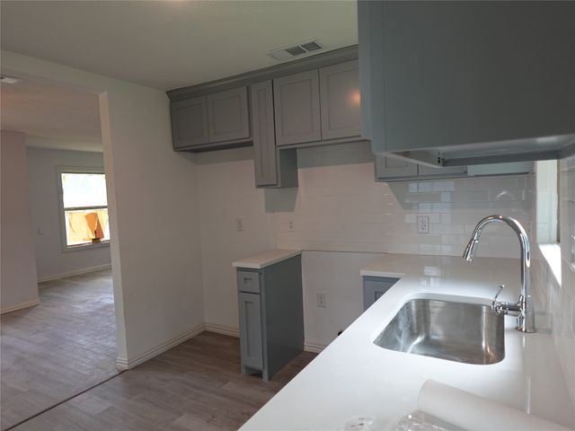 4912 Almena Road, River Oaks, TX 76114