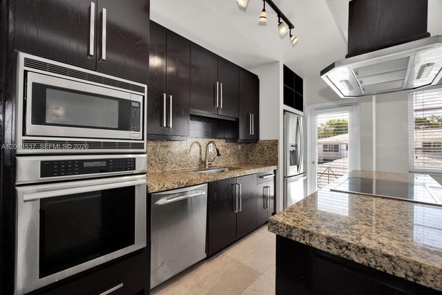 940 Sevilla Ave 206, Coral Gables, FL 33134