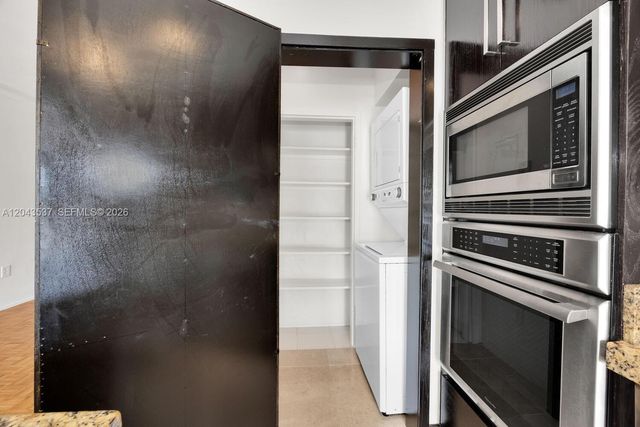 940 Sevilla Ave 206, Coral Gables, FL 33134