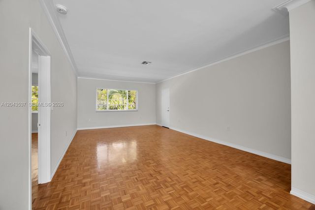 940 Sevilla Ave 206, Coral Gables, FL 33134
