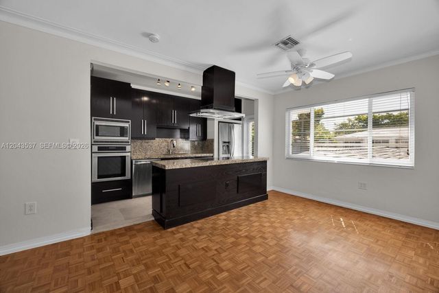 940 Sevilla Ave 206, Coral Gables, FL 33134