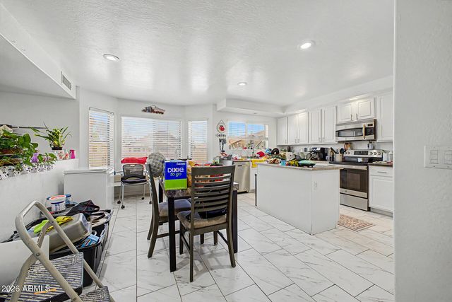 7926 W HESS Avenue, Phoenix, AZ 85043