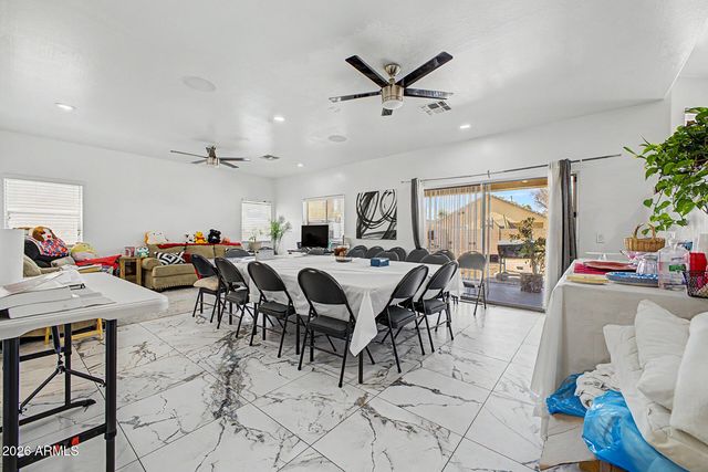 7926 W HESS Avenue, Phoenix, AZ 85043