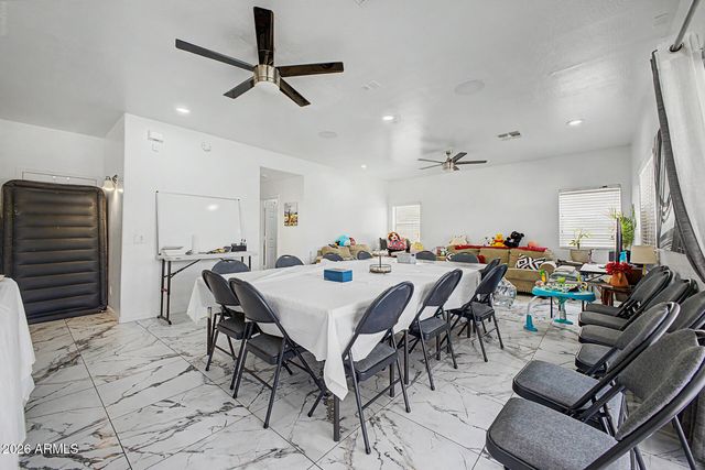 7926 W HESS Avenue, Phoenix, AZ 85043