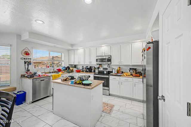 7926 W HESS Avenue, Phoenix, AZ 85043