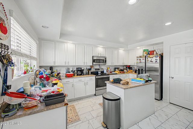 7926 W HESS Avenue, Phoenix, AZ 85043