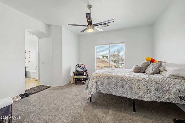 7926 W HESS Avenue, Phoenix, AZ 85043