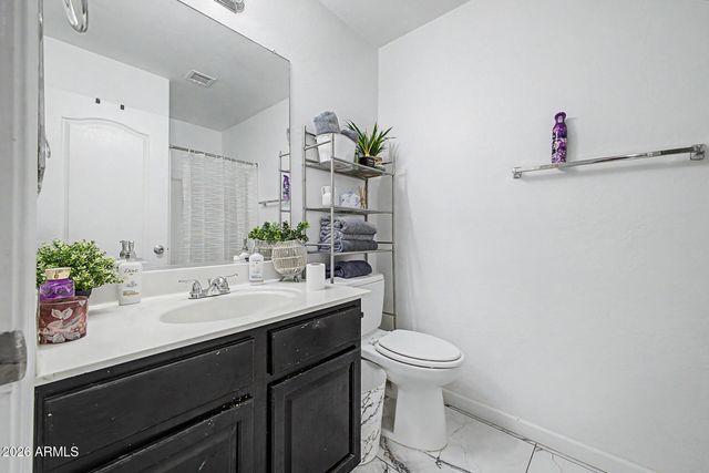 7926 W HESS Avenue, Phoenix, AZ 85043