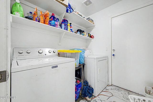 7926 W HESS Avenue, Phoenix, AZ 85043