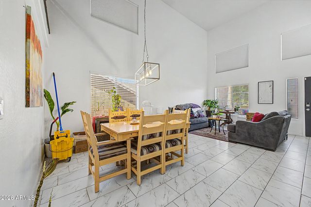 7926 W HESS Avenue, Phoenix, AZ 85043