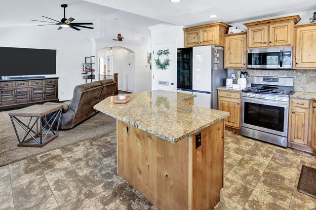 2797 W 2125 N, Plain City, UT 84404