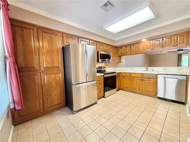 12 Walter Drive, Bella Vista, AR 72714