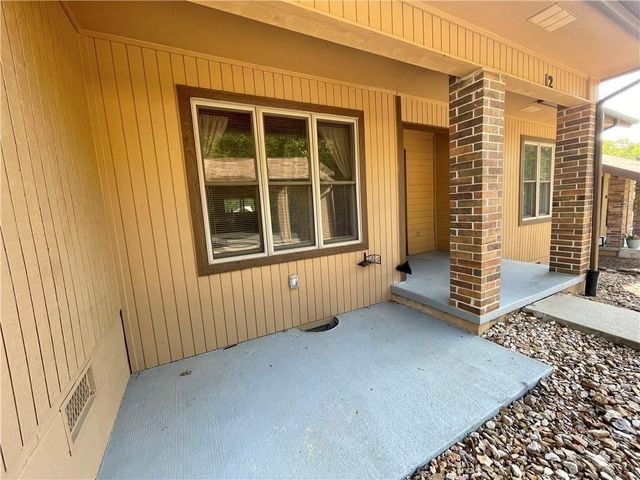 12 Walter Drive, Bella Vista, AR 72714