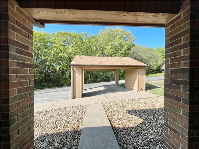 12 Walter Drive, Bella Vista, AR 72714