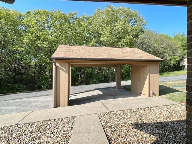 12 Walter Drive, Bella Vista, AR 72714