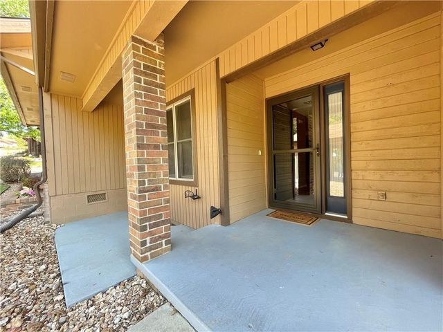 12 Walter Drive, Bella Vista, AR 72714