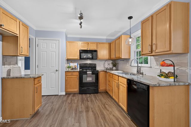 837 E Ivy Valley Drive, Fuquay Varina, NC 27526