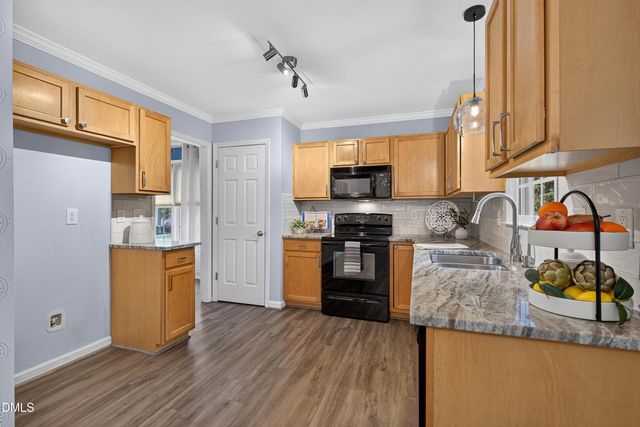 837 E Ivy Valley Drive, Fuquay Varina, NC 27526