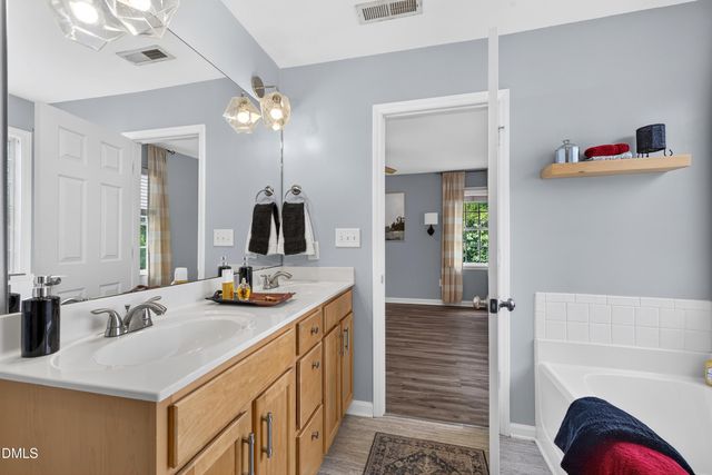837 E Ivy Valley Drive, Fuquay Varina, NC 27526