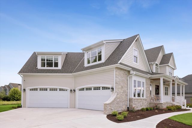 995 Redbud Lane, Sugar Grove, IL 60554