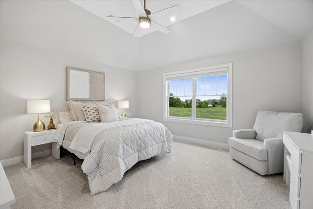 995 Redbud Lane, Sugar Grove, IL 60554