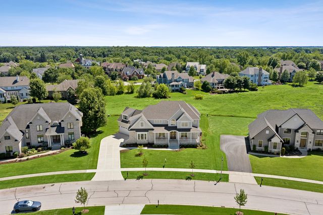 995 Redbud Lane, Sugar Grove, IL 60554