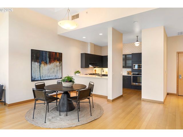 821 Nw 11TH Ave 601, Portland, OR 97209