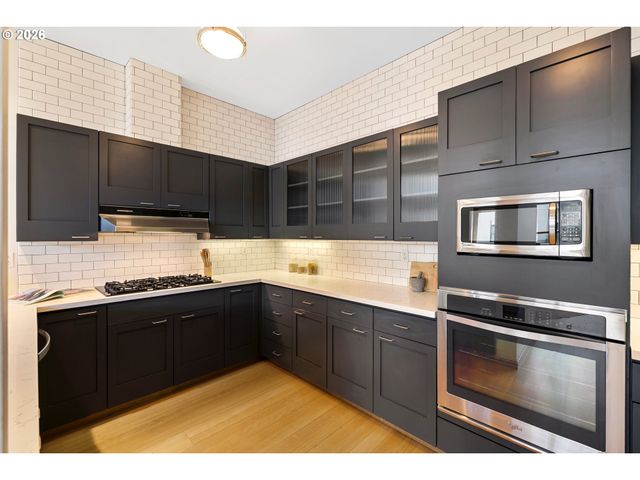 821 Nw 11TH Ave 601, Portland, OR 97209