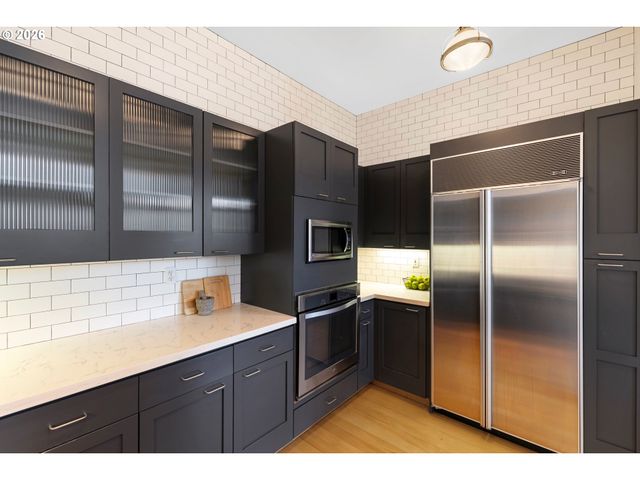 821 Nw 11TH Ave 601, Portland, OR 97209