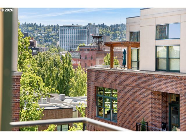 821 Nw 11TH Ave 601, Portland, OR 97209