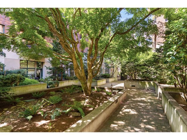 821 Nw 11TH Ave 601, Portland, OR 97209