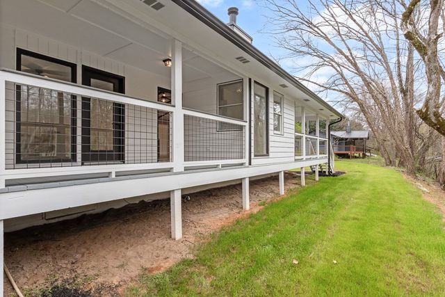 284 Smokeford Road, Murphy, NC 28906