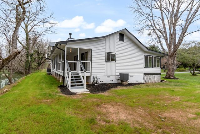 284 Smokeford Road, Murphy, NC 28906