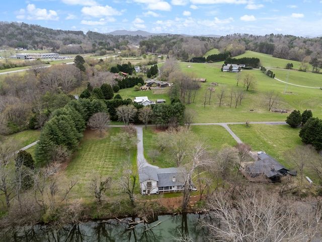 284 Smokeford Road, Murphy, NC 28906