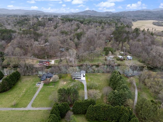 284 Smokeford Road, Murphy, NC 28906