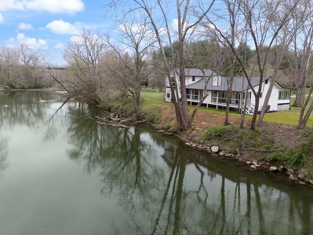 284 Smokeford Road, Murphy, NC 28906