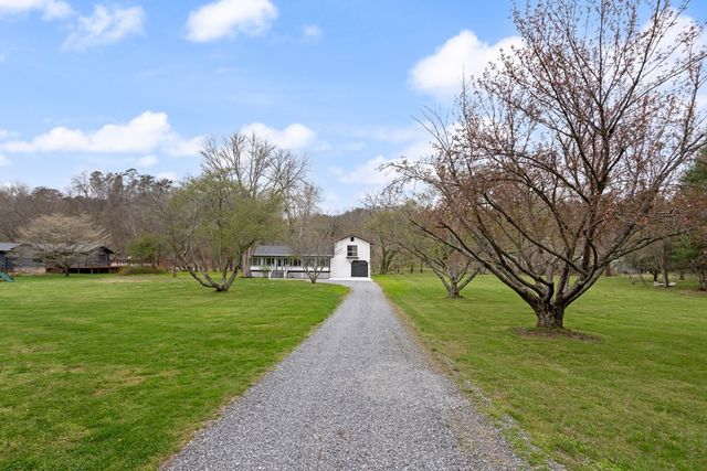 284 Smokeford Road, Murphy, NC 28906