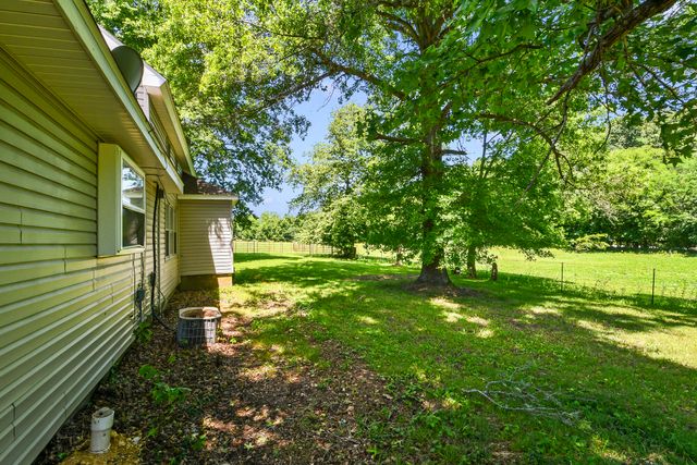 533 Ghan Road, Clever, MO 65631