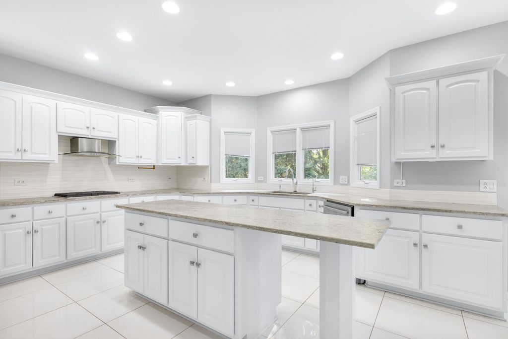 2711 Deering Bay Drive, Naperville, IL 60564 — photo 4