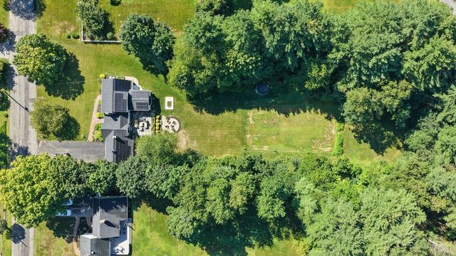 13 Forrest Rd, Topsfield, MA 01983