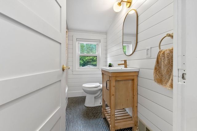 13 Forrest Rd, Topsfield, MA 01983