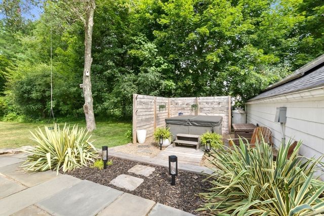 13 Forrest Rd, Topsfield, MA 01983