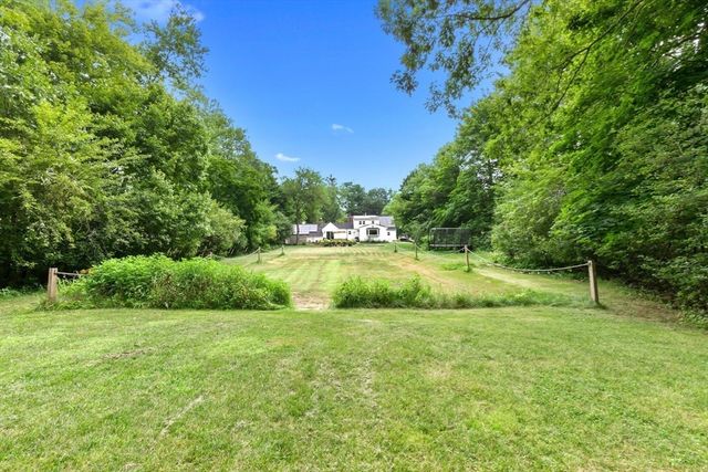 13 Forrest Rd, Topsfield, MA 01983