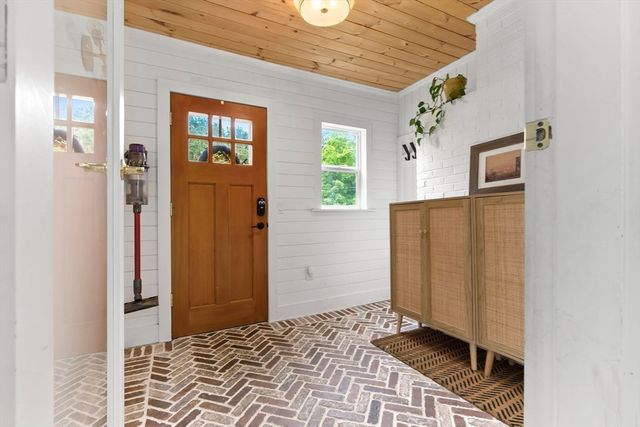 13 Forrest Rd, Topsfield, MA 01983