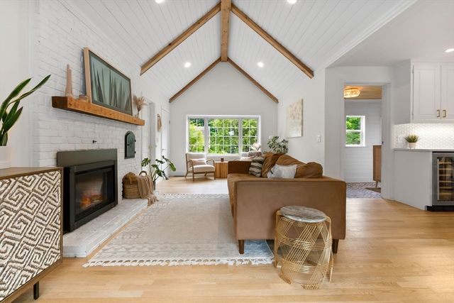 13 Forrest Rd, Topsfield, MA 01983
