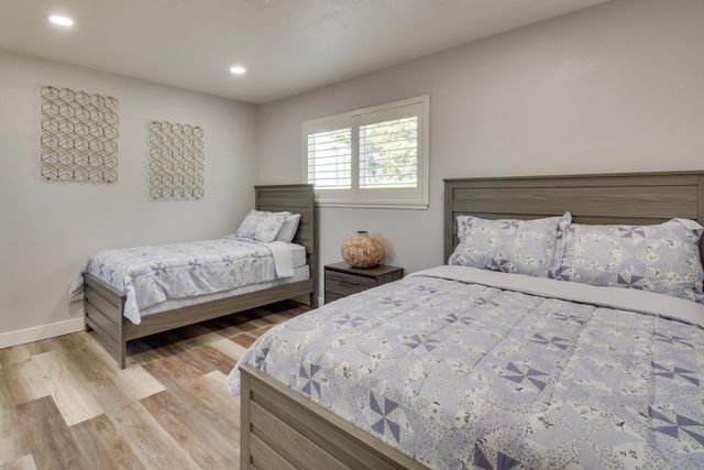 6034 Country Club Pl, Merced, CA 95340