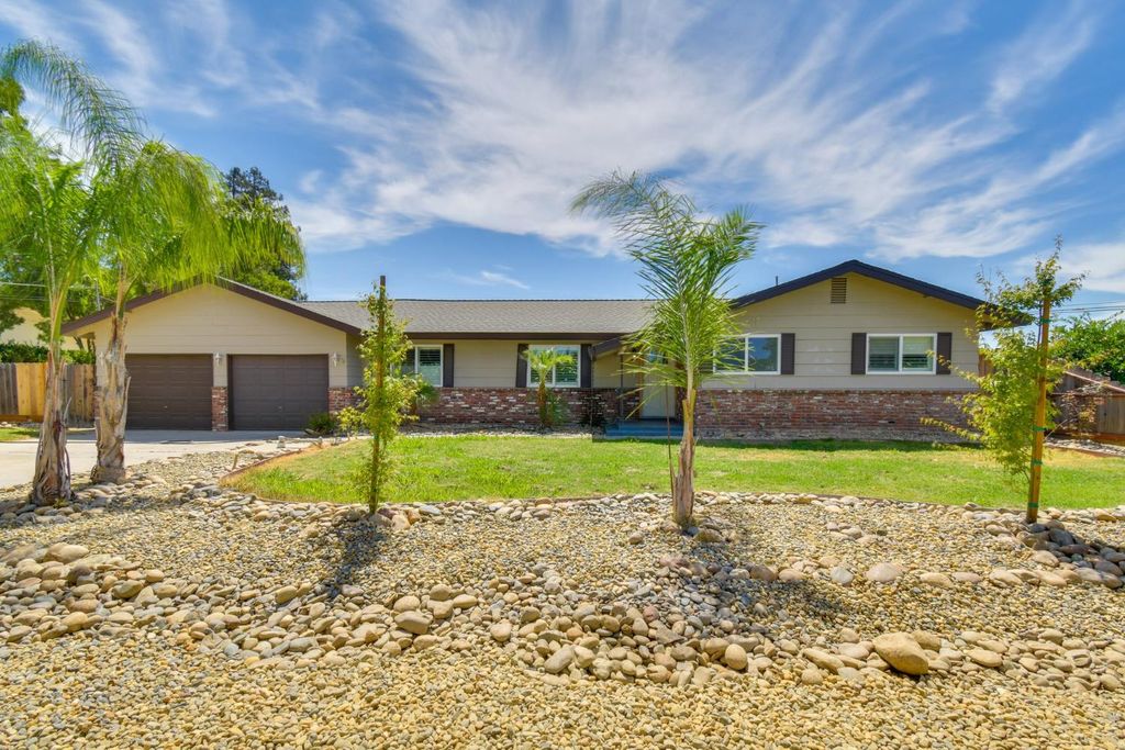 6034 Country Club Pl, Merced, CA 95340