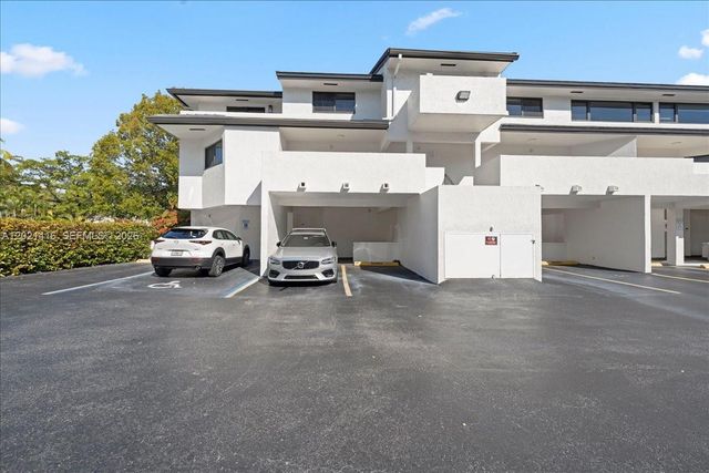 5750 Turin St 207, Coral Gables, FL 33146