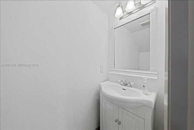 5750 Turin St 207, Coral Gables, FL 33146